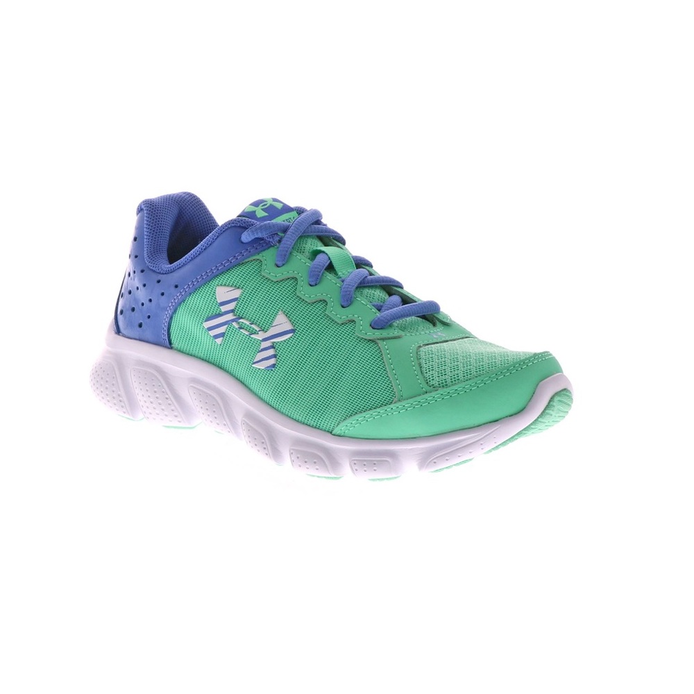 Under Armor Micro Assert 6 Youth Sz 4.5